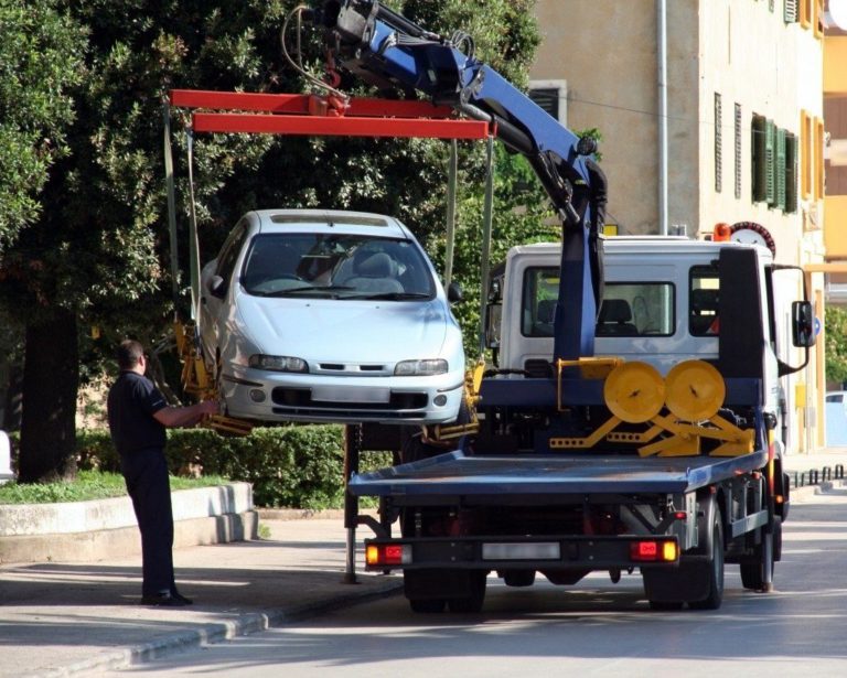 За что эвакуируют автомобиль